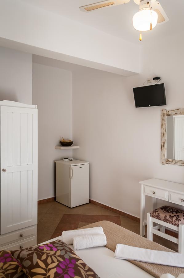 Oceanis Rooms Adamantas  ภายนอก รูปภาพ